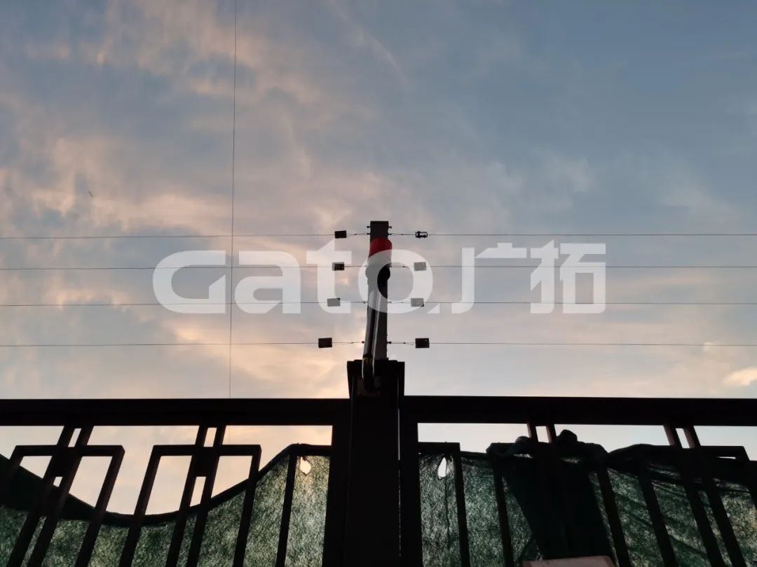 校園周界安防標(biāo)桿案例，鄭州一八國(guó)際學(xué)校(圖13)