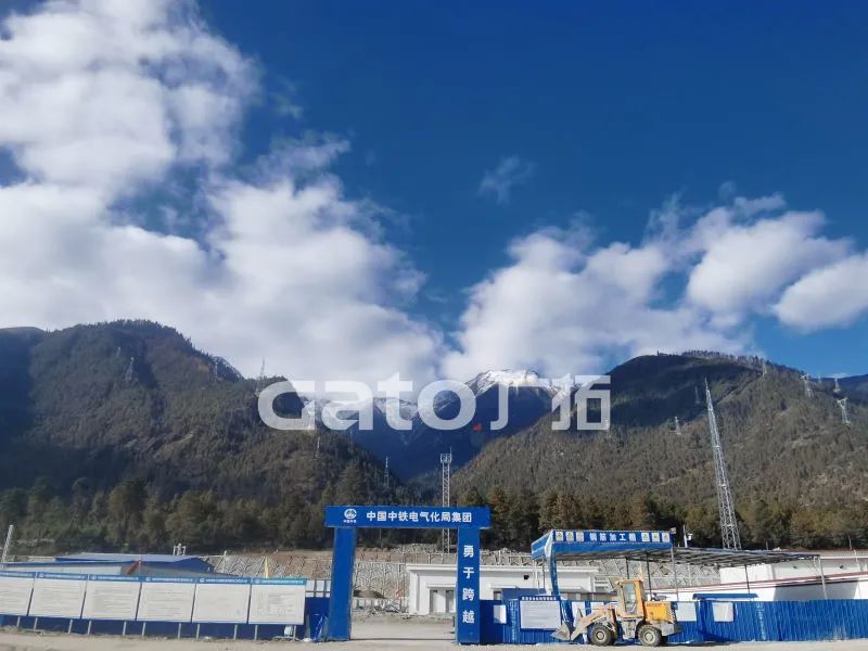 在海拔3700米高原裝電子圍欄是什么體驗(yàn)？ 打卡西藏第一條電氣化鐵路(圖3)